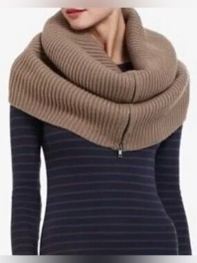 NWT BCBGMaxAzria Taupe Ribbed Zip-Front Cowl Neck Nico Zippered Scarf